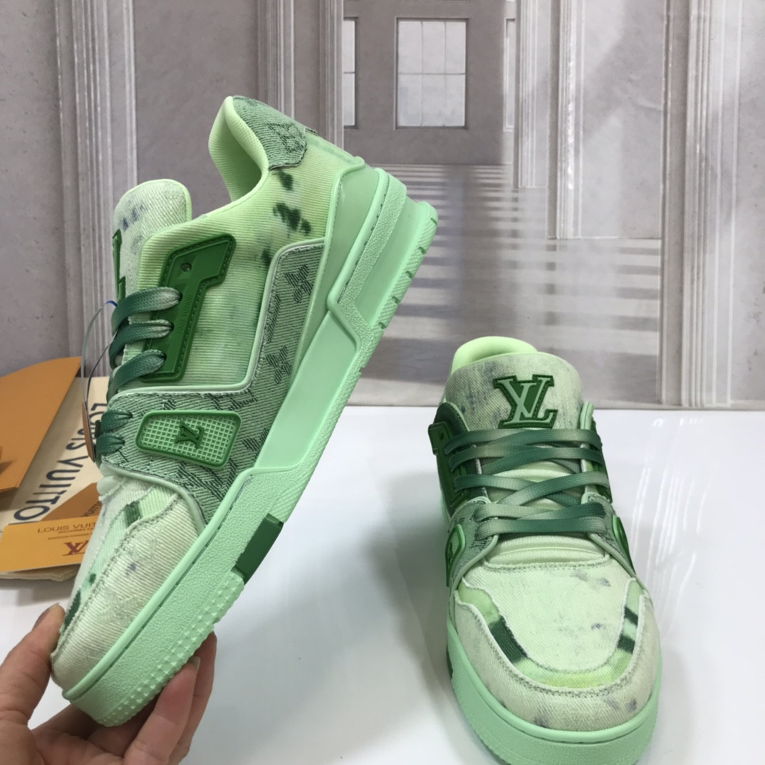 UA LV Trainer Sneaker