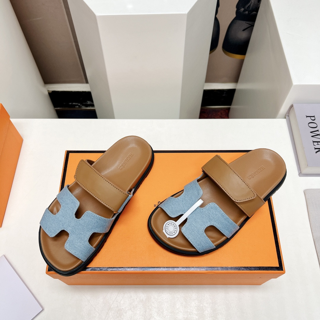 UA H**me5 Chypre sandal