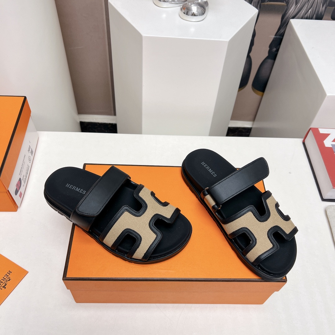 UA H**me5 Chypre sandal