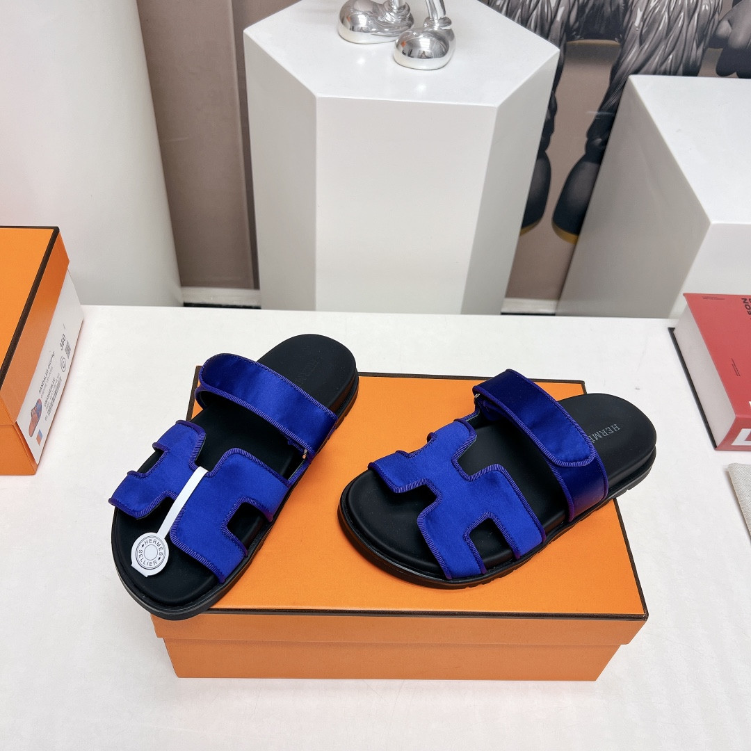 UA H**me5 Chypre sandal