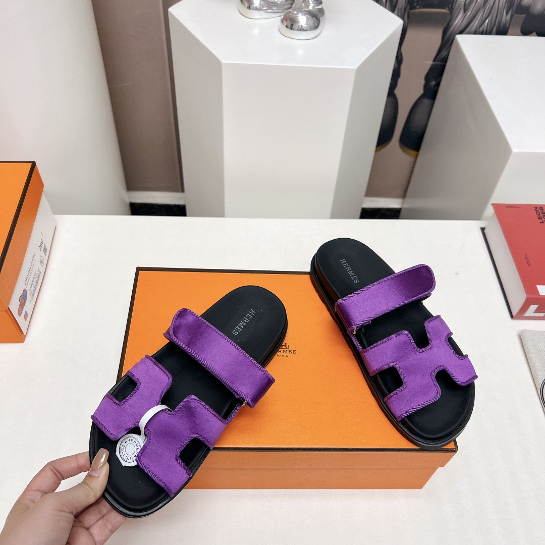 UA H**me5 Chypre sandal