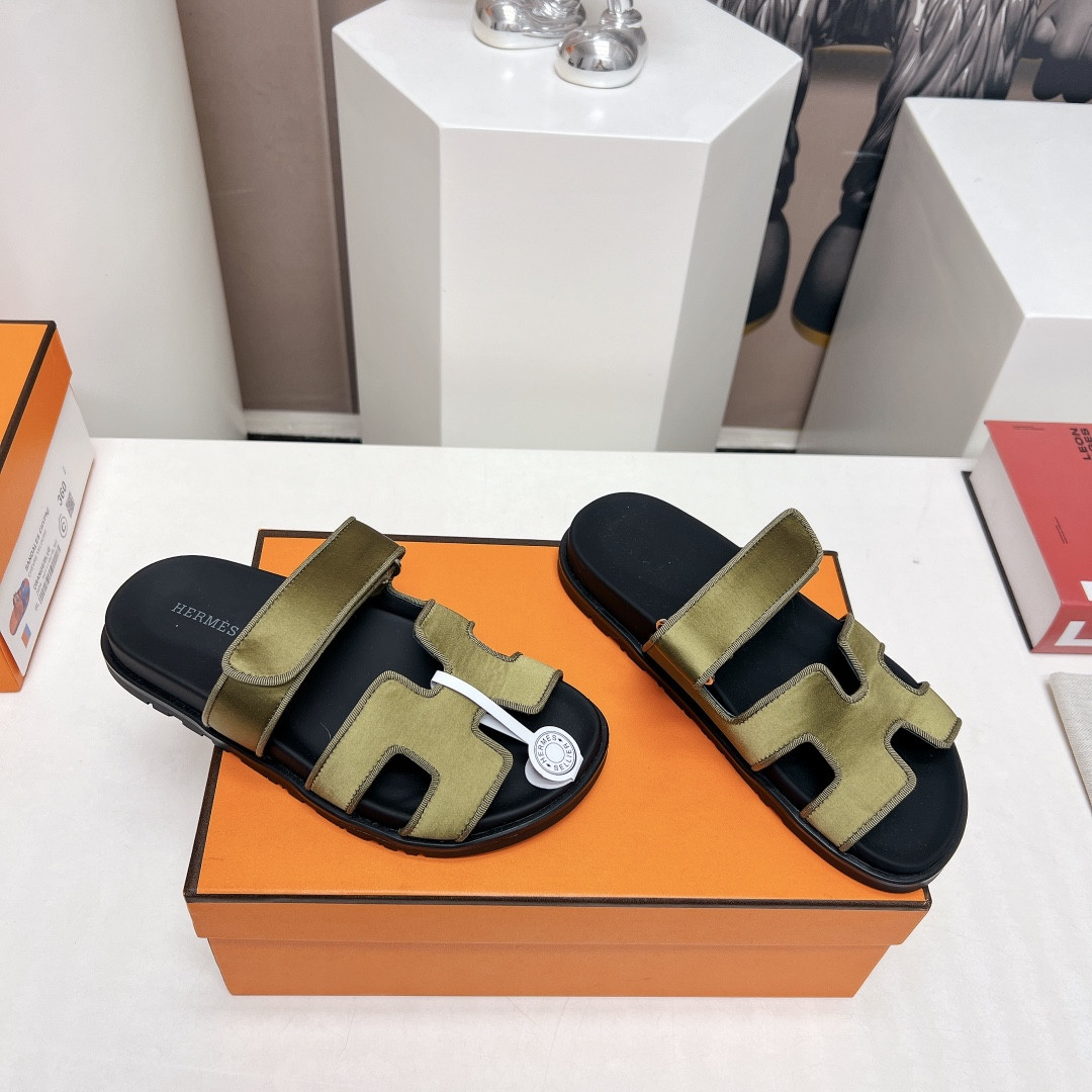 UA H**me5 Chypre sandal