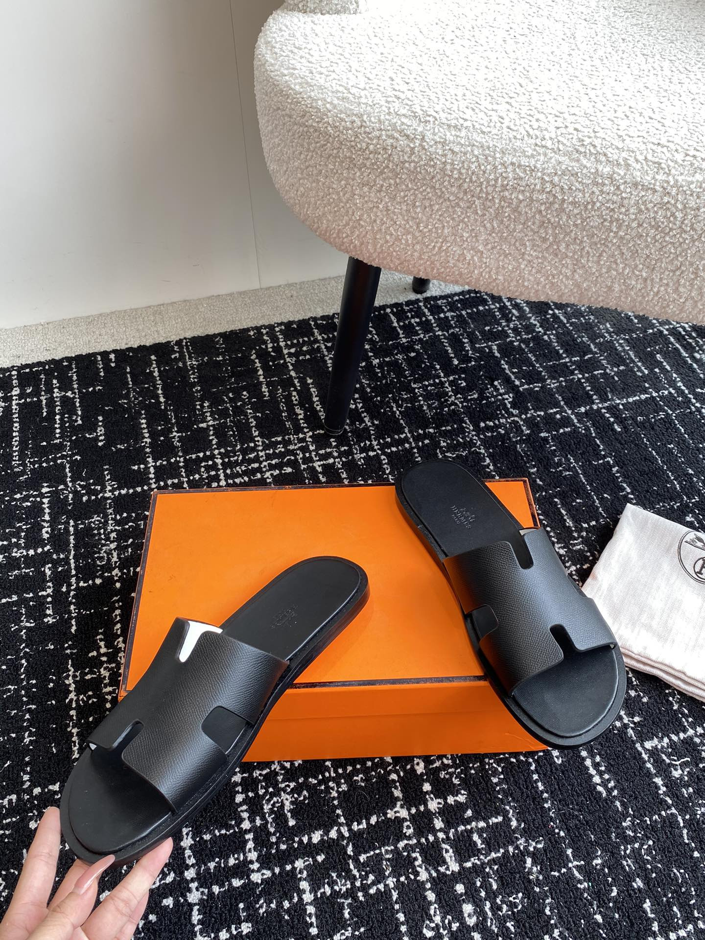 UA H**me5 Izmir sandal