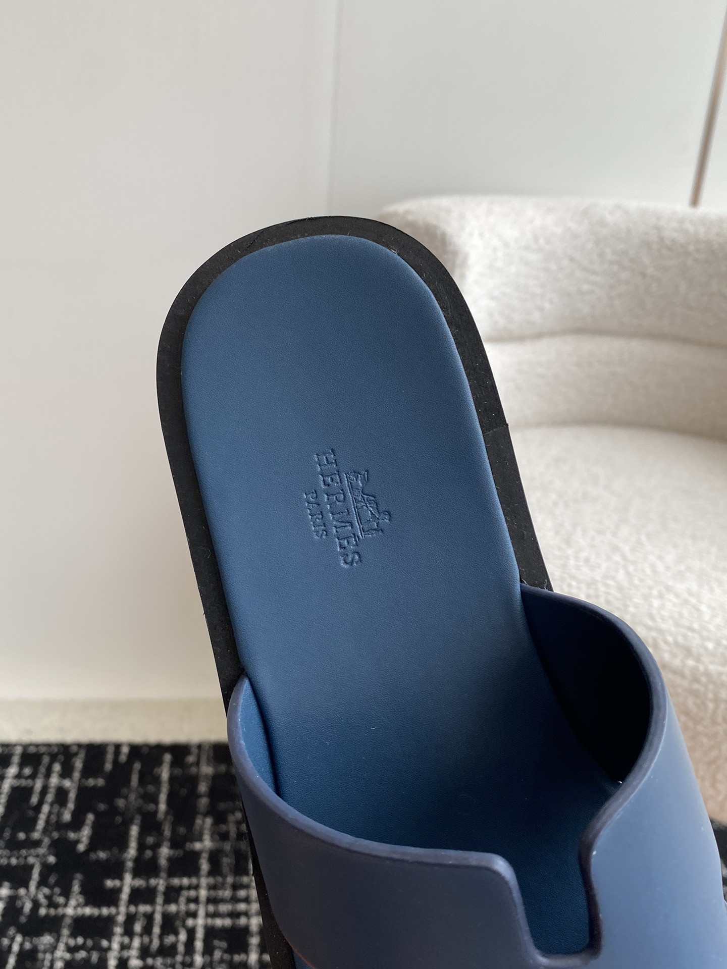 UA H**me5 Izmir sandal