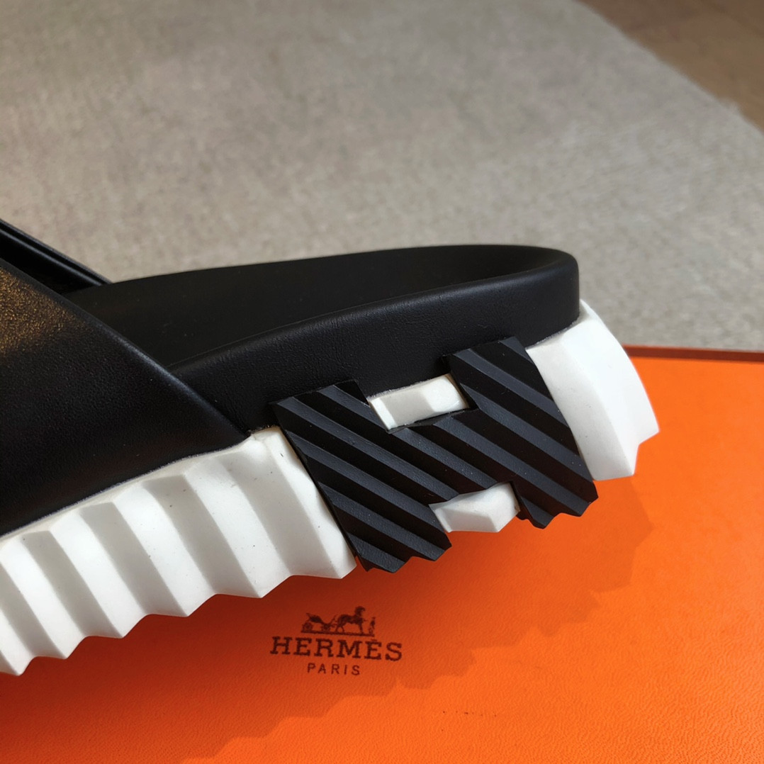 UA H**me5 Infra sandal