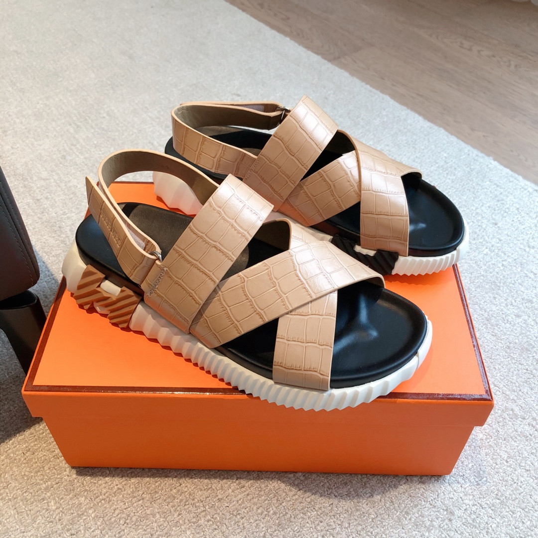 UA H**me5 Electric sandal