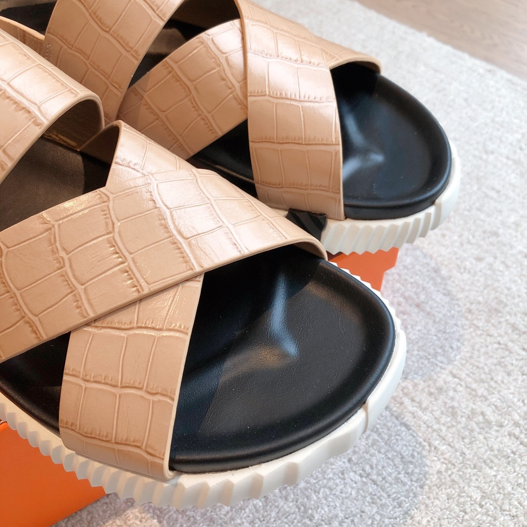 UA H**me5 Electric sandal