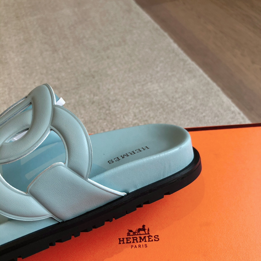UA H**me5 Extra sandal