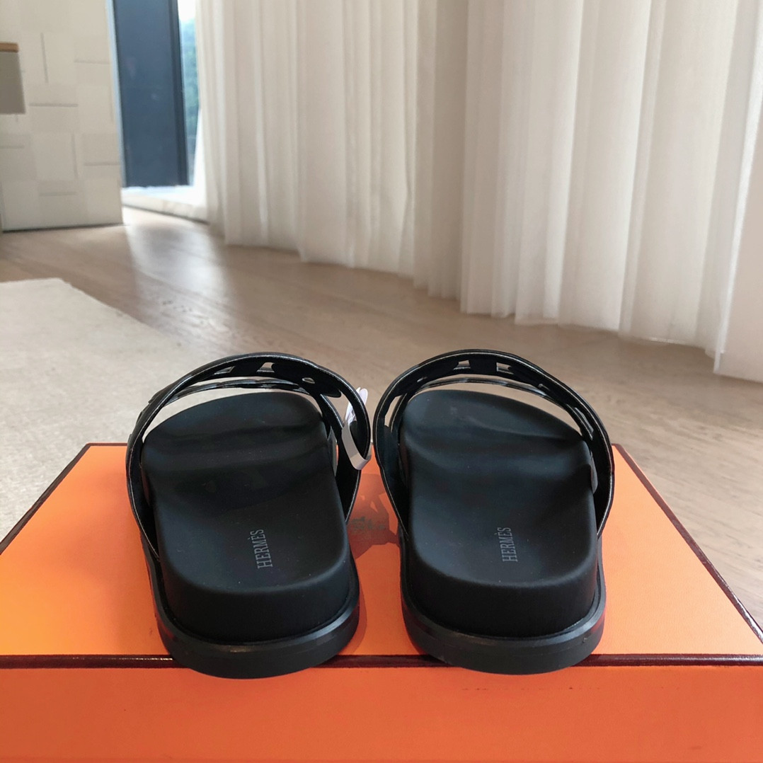UA H**me5 Extra sandal
