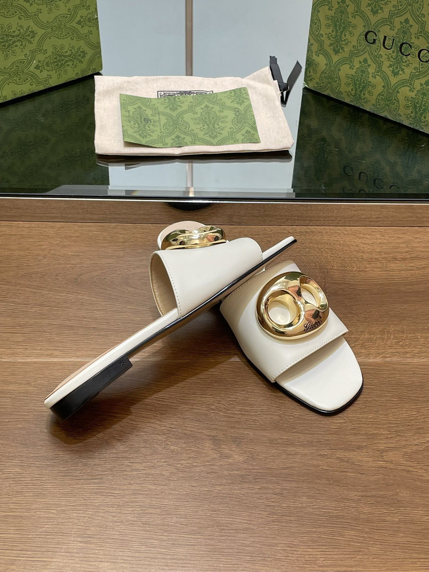 UA Gvc*1 MARINA CHAIN SLIDE