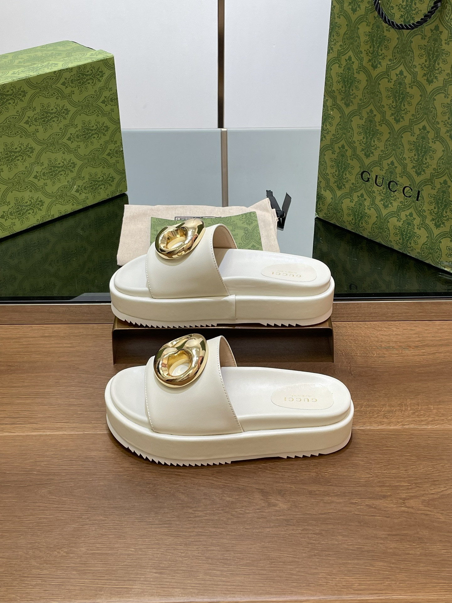 UA Gvc*1 MARINA CHAIN SLIDE