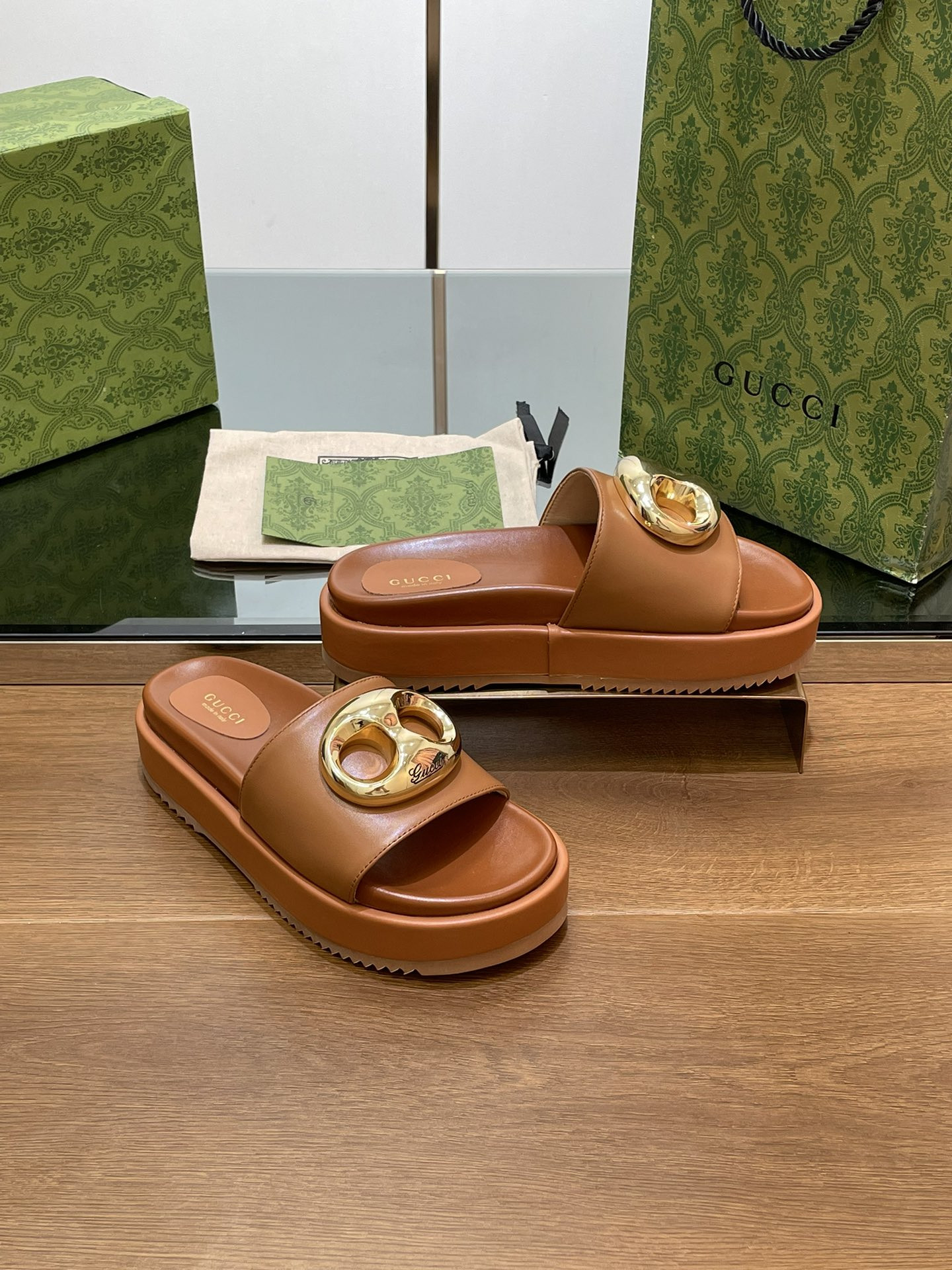 UA Gvc*1 MARINA CHAIN SLIDE