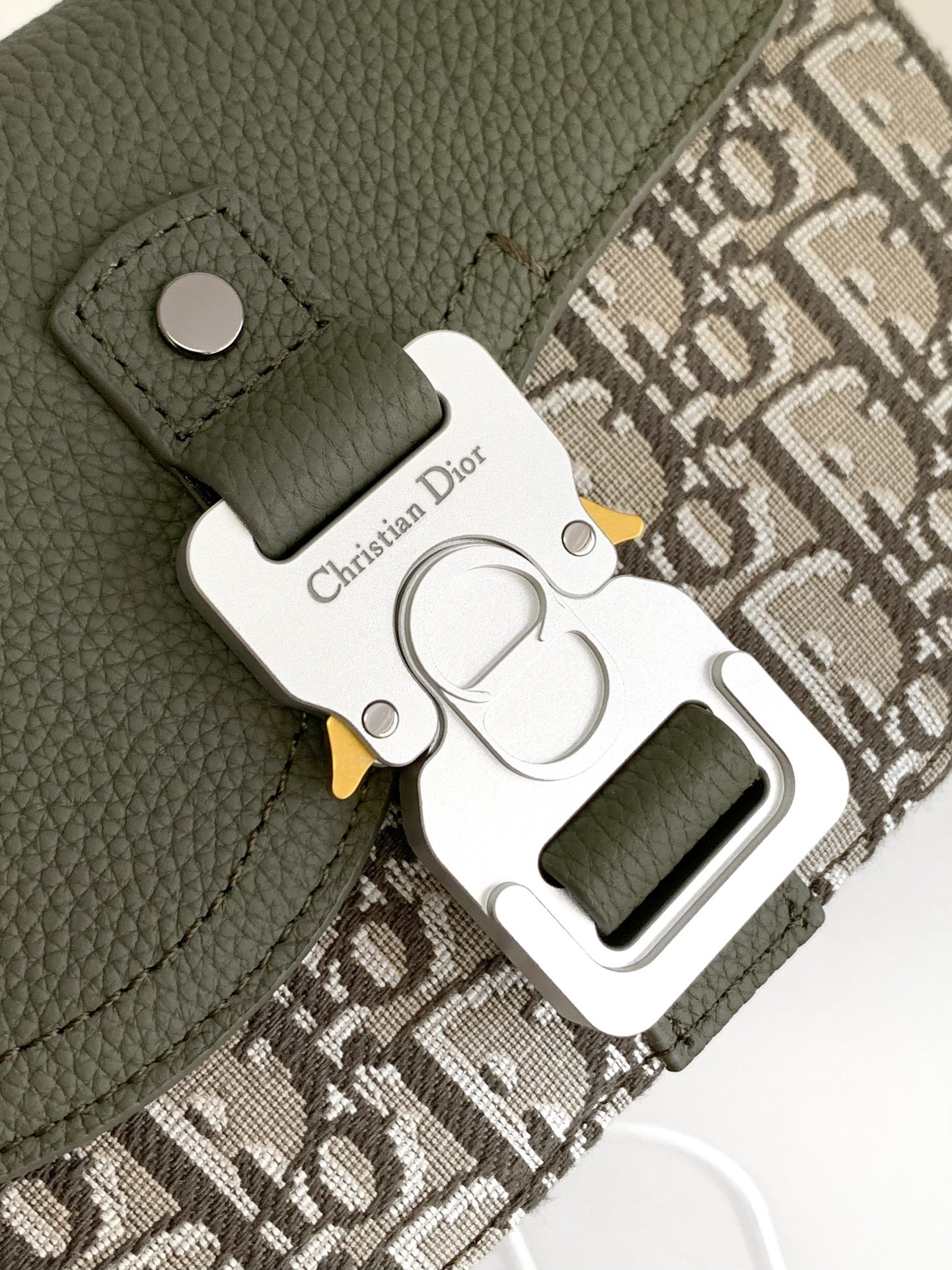 D10r Saddle Messenger Bag 19.5x13x4.3cm