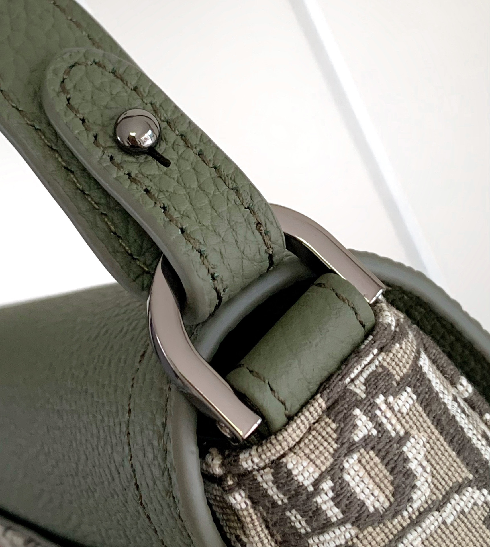 D10r Saddle Messenger Bag 19.5x13x4.3cm