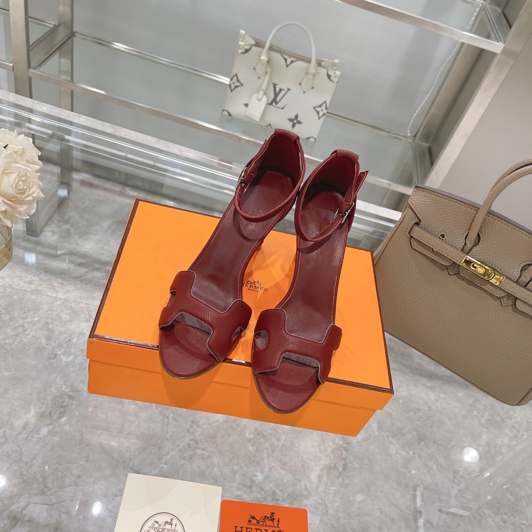 UA H**me5 Heeled Sandal