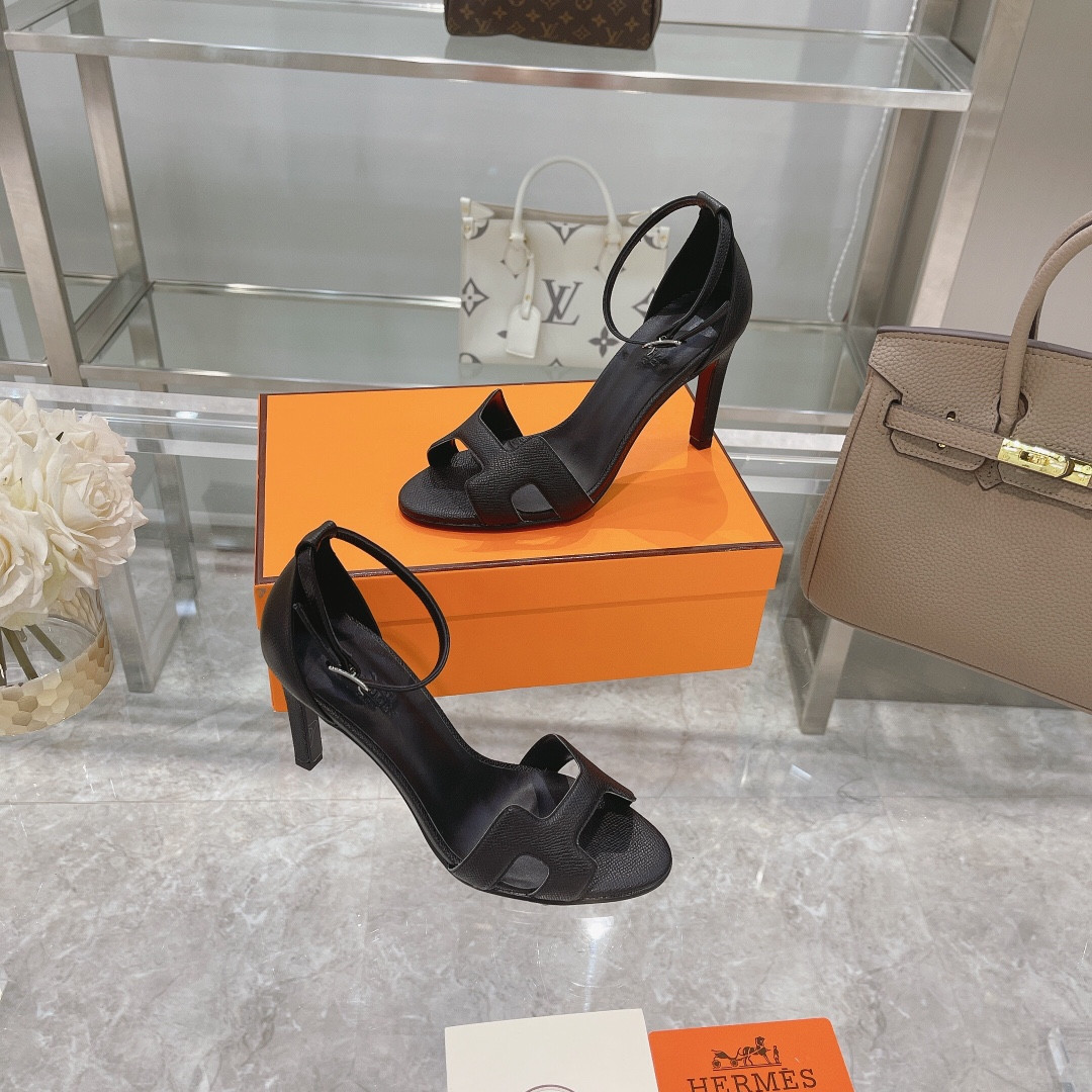 UA H**me5 Heeled Sandal