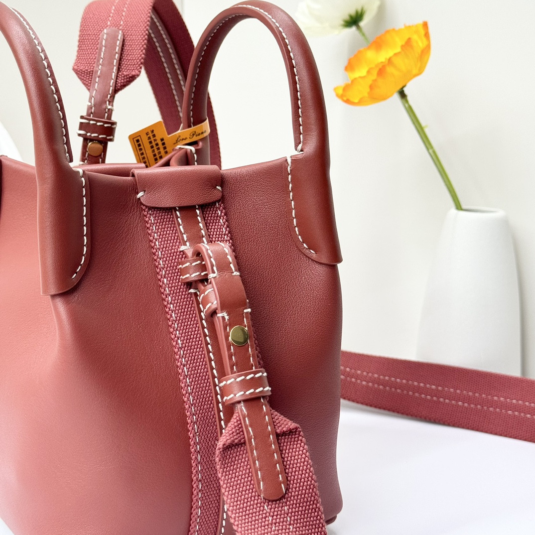 L0r0 P1ana Micro Bale bag  Smooth Calfskin 23 x 16 x 14 cm