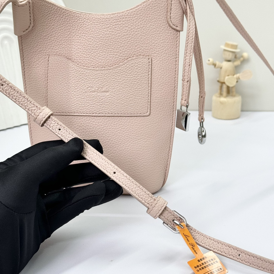 L0r0 P1ana Mini Bale Bag Calfskin 20x15x4cm