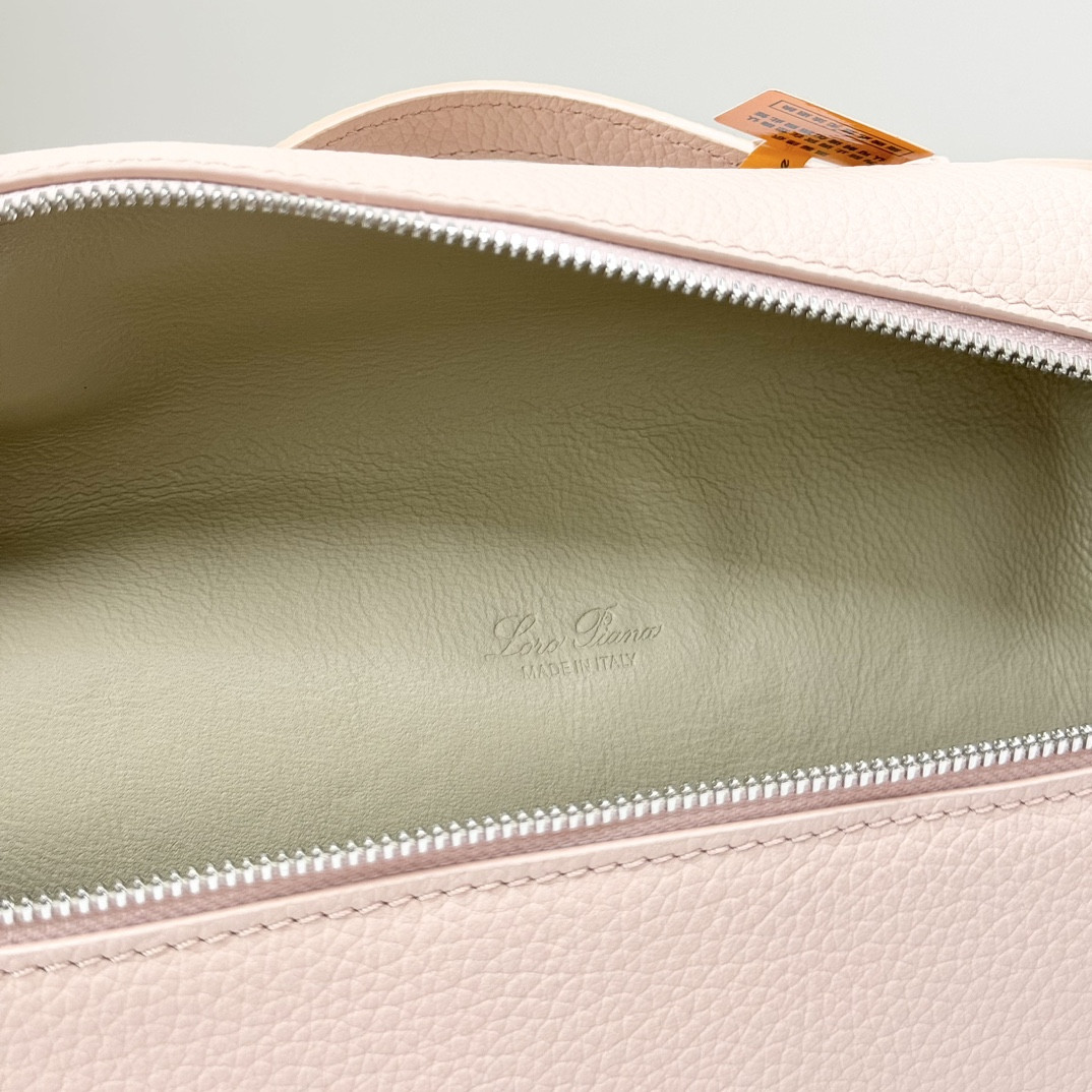 L0r0 P1ana Extra Pocket backpack L23.5 Grained Calfskin 23 x 21 x 8 cm