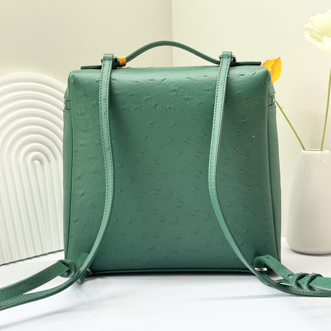 L0r0 P1ana Extra Pocket backpack L23.5 Ostrich-grained Leather 23 x 21 x 8 cm