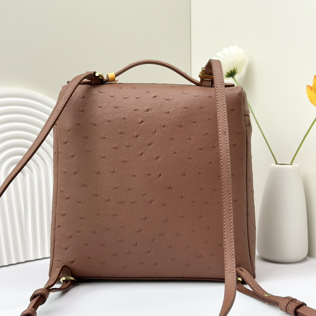 L0r0 P1ana Extra Pocket backpack L23.5 Ostrich-grained Leather 23 x 21 x 8 cm