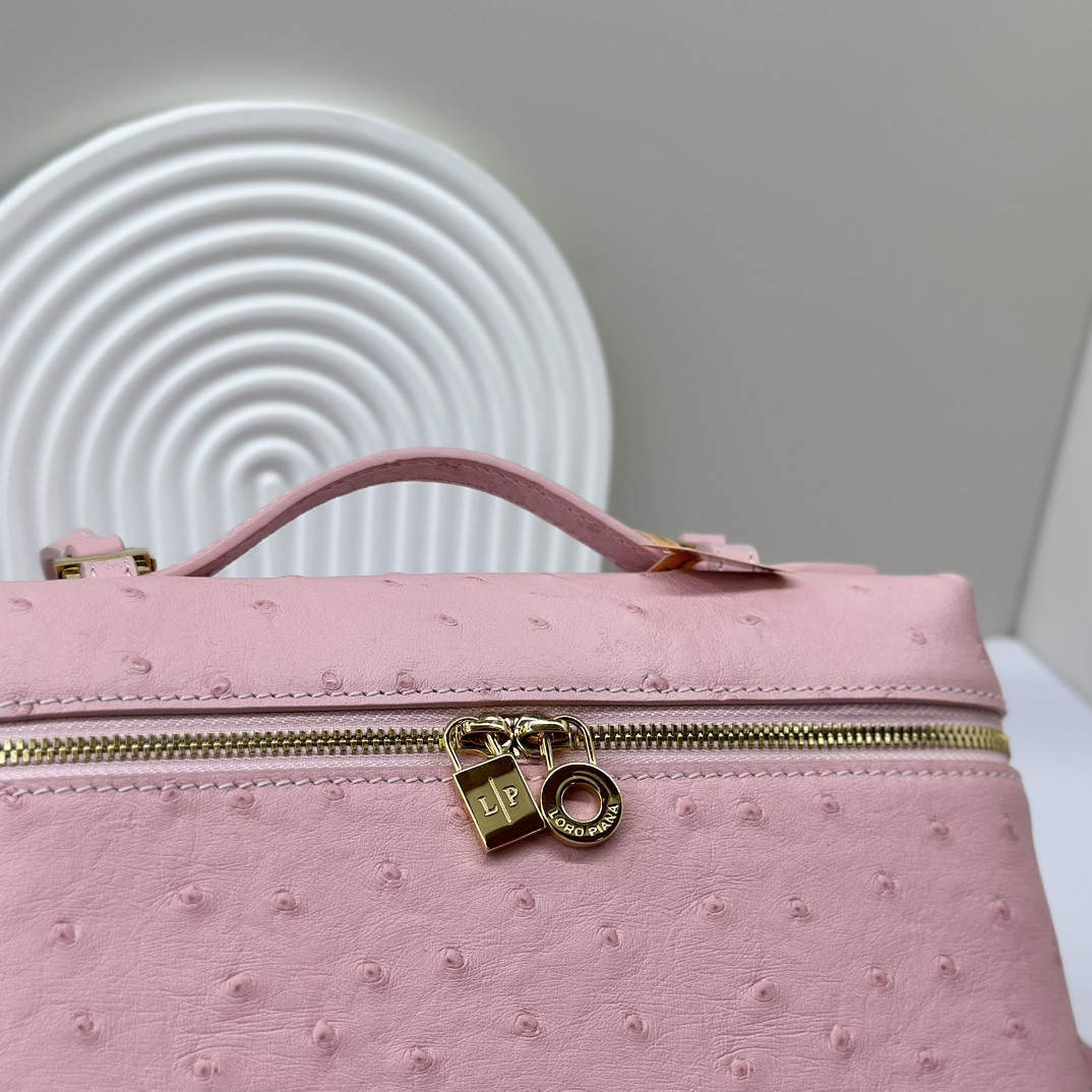 L0r0 P1ana Extra Pocket backpack L23.5 Ostrich-grained Leather 23 x 21 x 8 cm