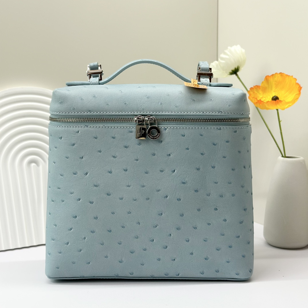 L0r0 P1ana Extra Pocket backpack L23.5 Ostrich-grained Leather 23 x 21 x 8 cm