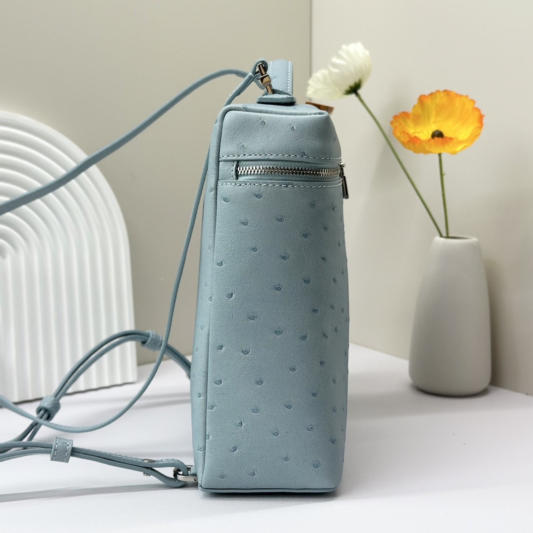 L0r0 P1ana Extra Pocket backpack L23.5 Ostrich-grained Leather 23 x 21 x 8 cm