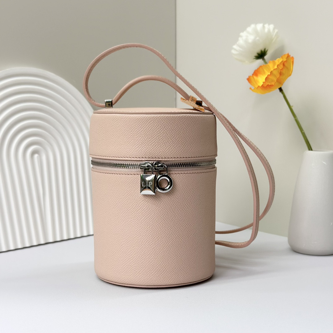 L0r0 P1ana Extra Case Textured Calfskin 12 x16 x12cm