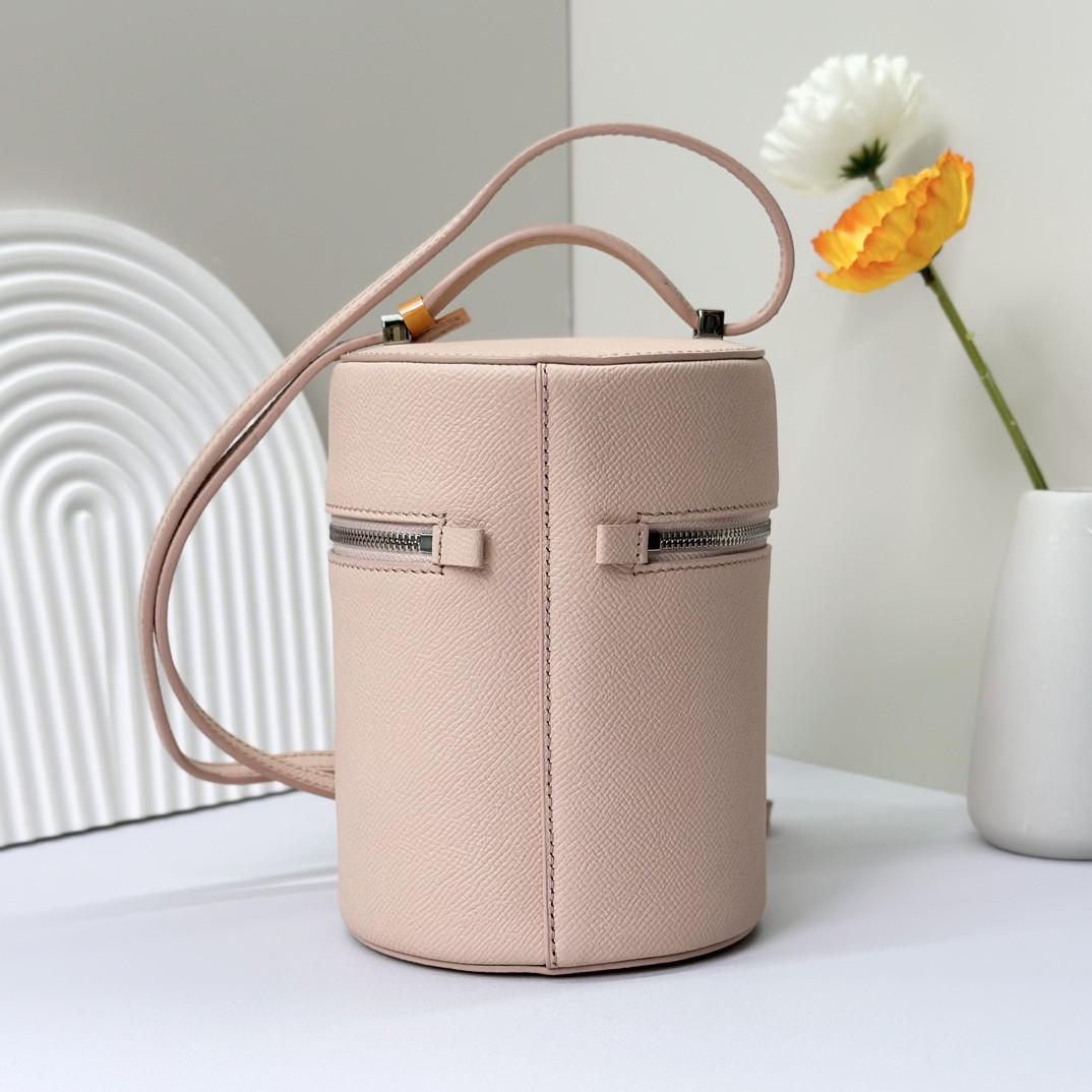 L0r0 P1ana Extra Case Textured Calfskin 12 x16 x12cm