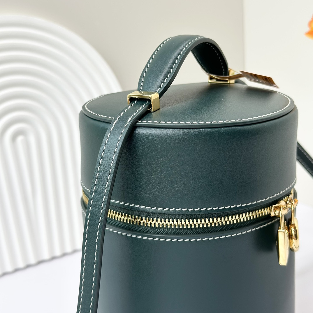 L0r0 P1ana Extra Case Smooth Calfskin 12 x16 x12cm