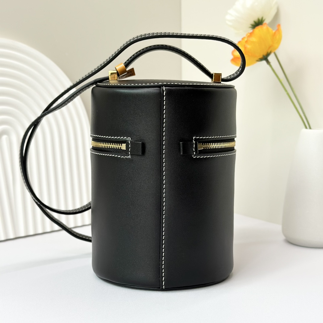 L0r0 P1ana Extra Case Smooth Calfskin 12 x16 x12cm