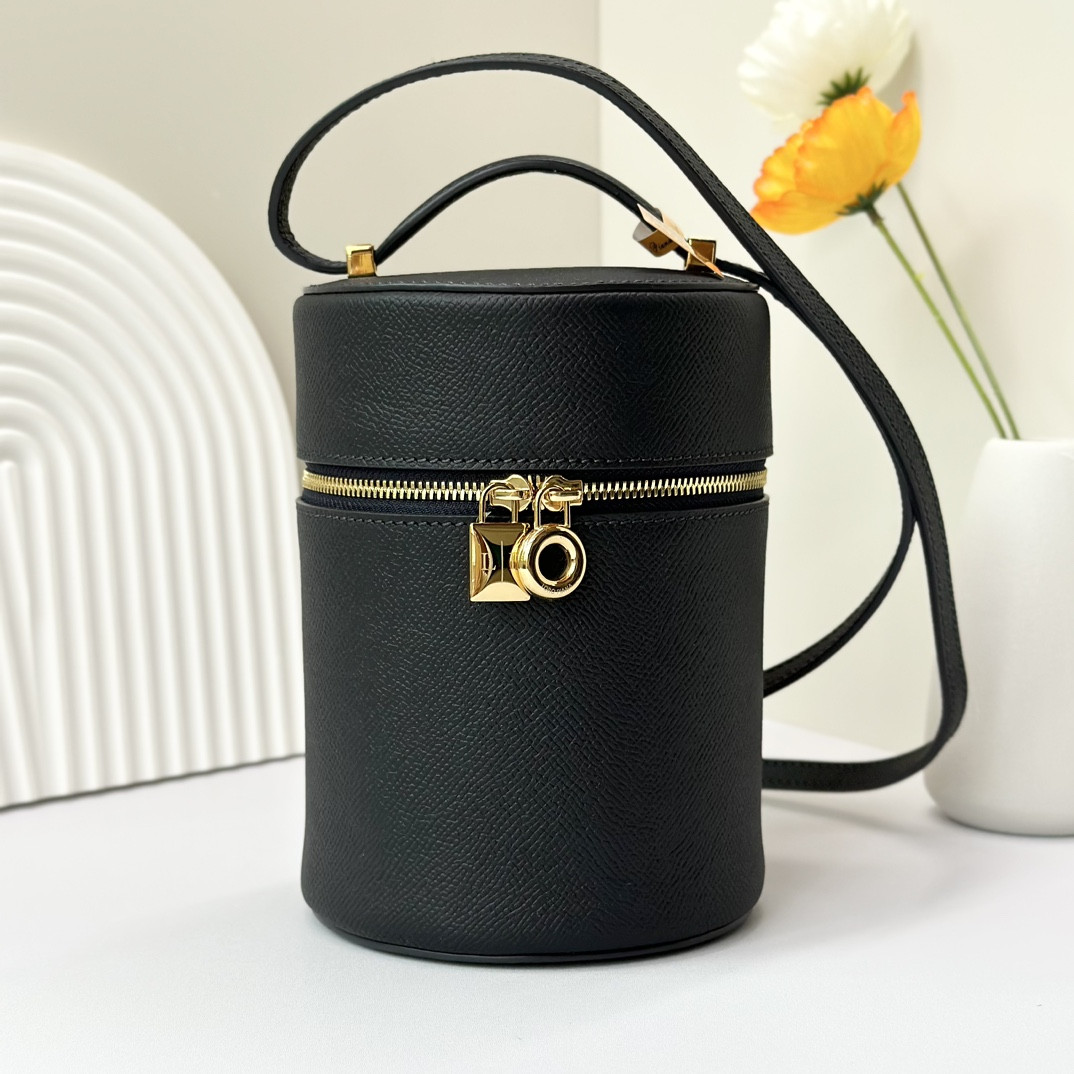 L0r0 P1ana Extra Case Textured Calfskin 12 x16 x12cm