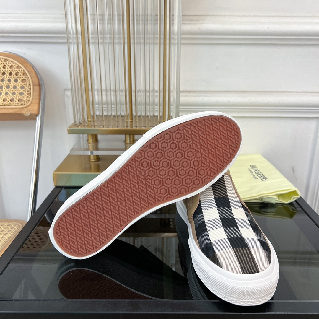 UA Bv*b*rry Slip On Sneakers