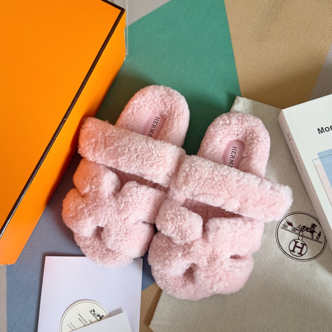 UA H**me5 Chypre sandal