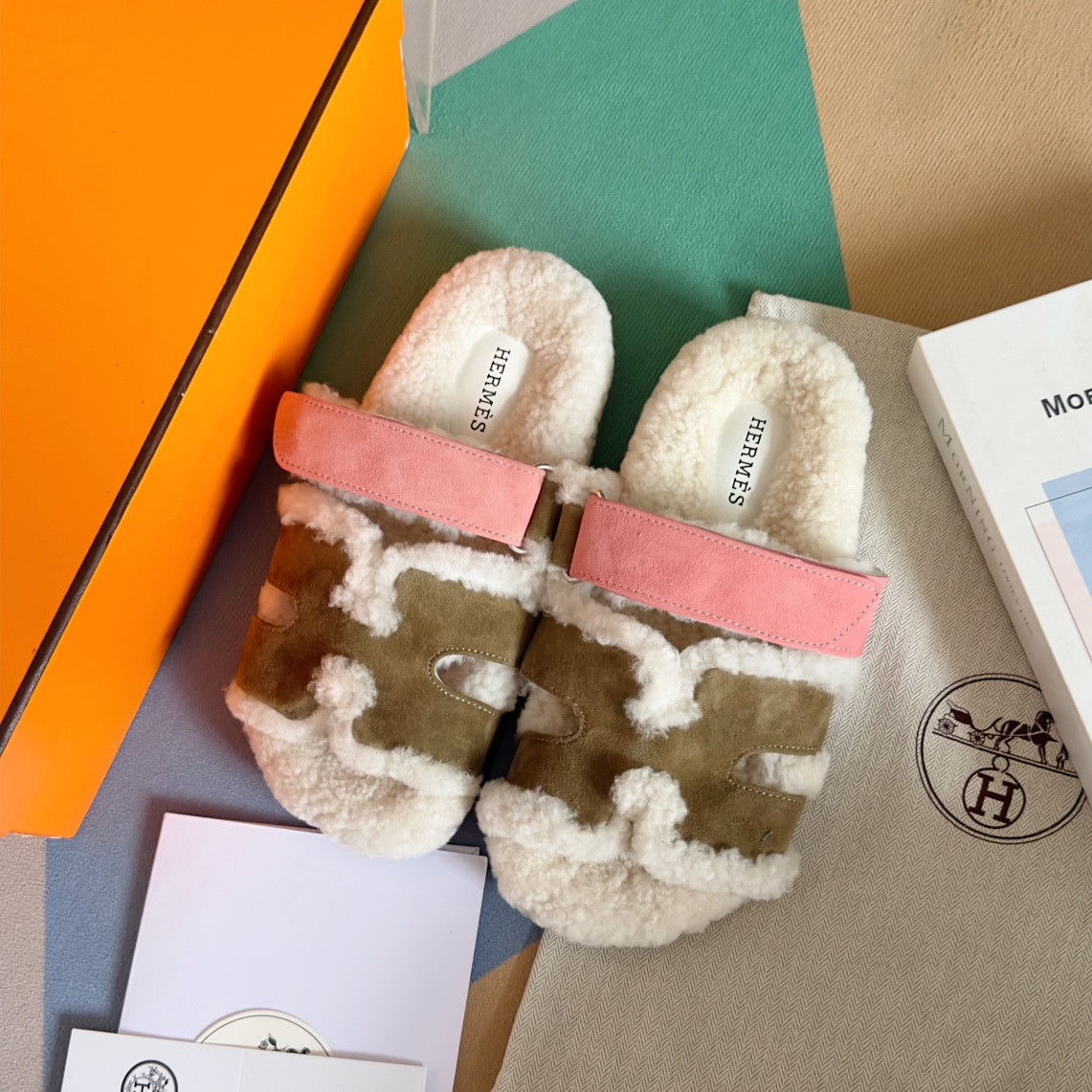 UA H**me5 Chypre sandal