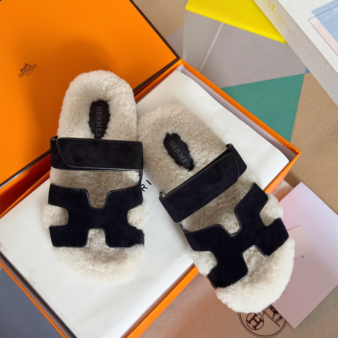 UA H**me5 Chypre sandal