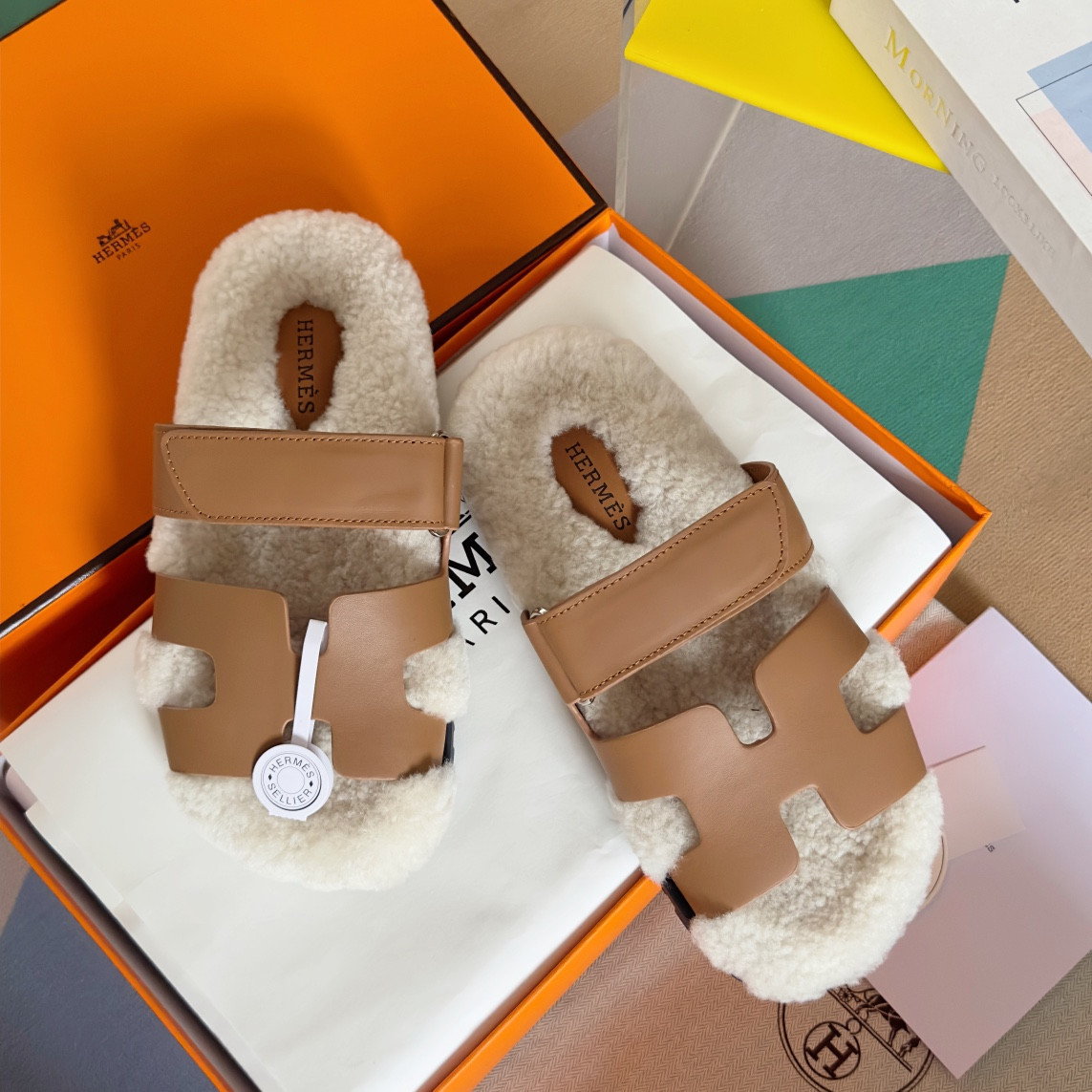 UA H**me5 Chypre sandal