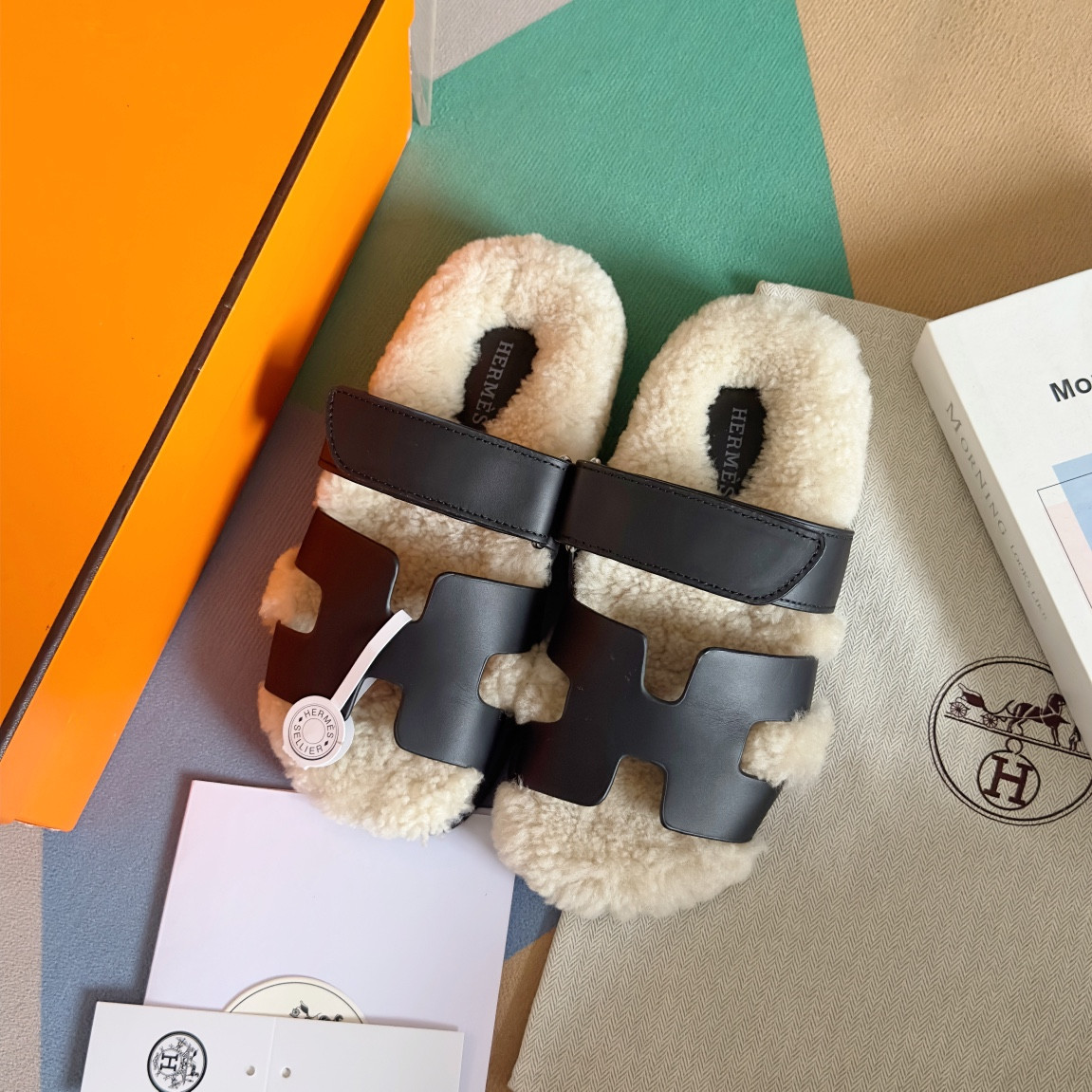 UA H**me5 Chypre sandal