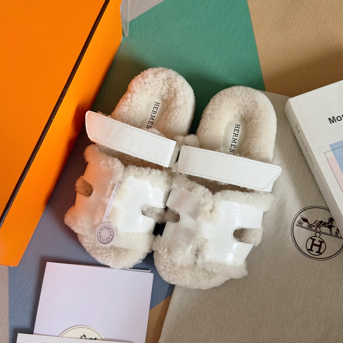 UA H**me5 Chypre sandal