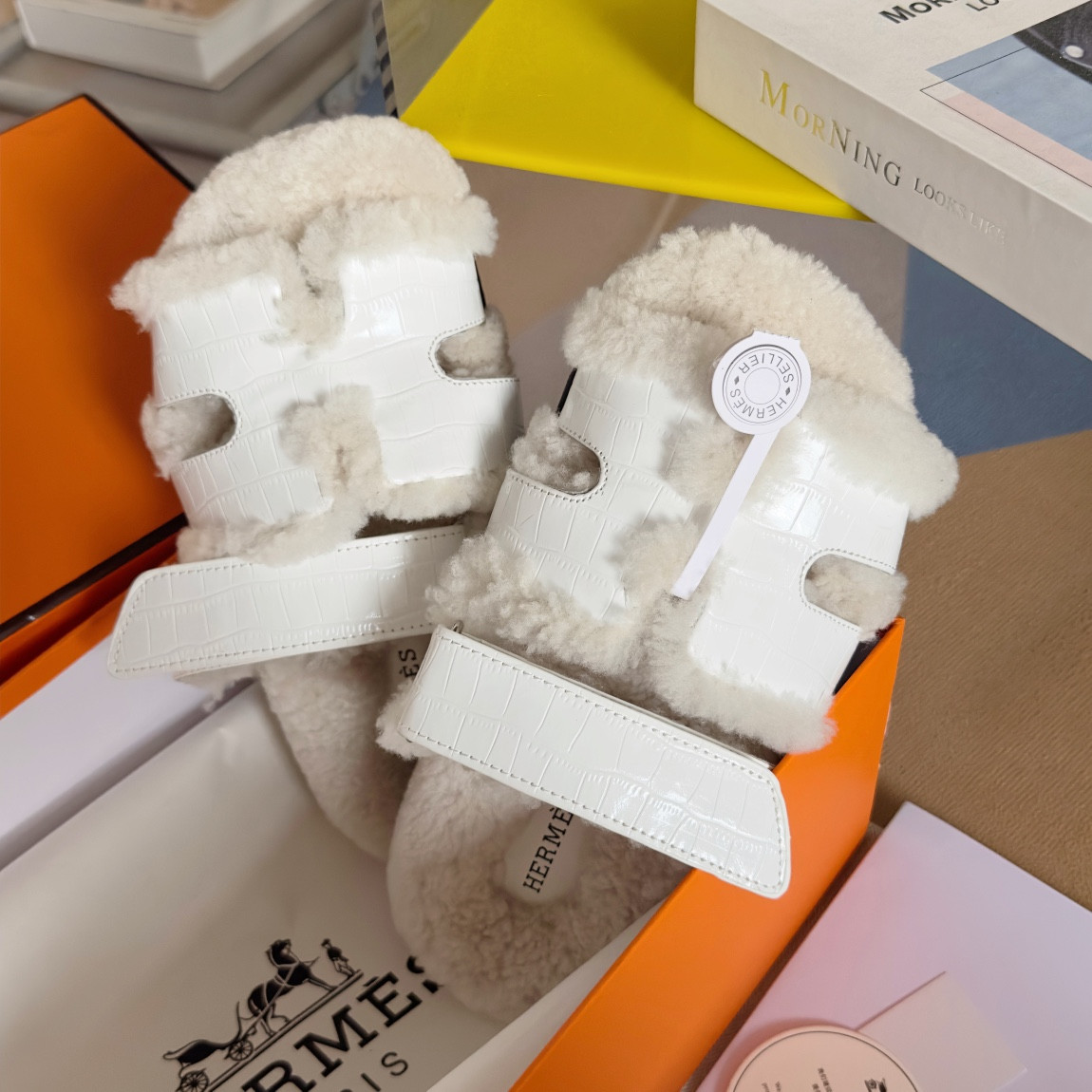 UA H**me5 Chypre sandal