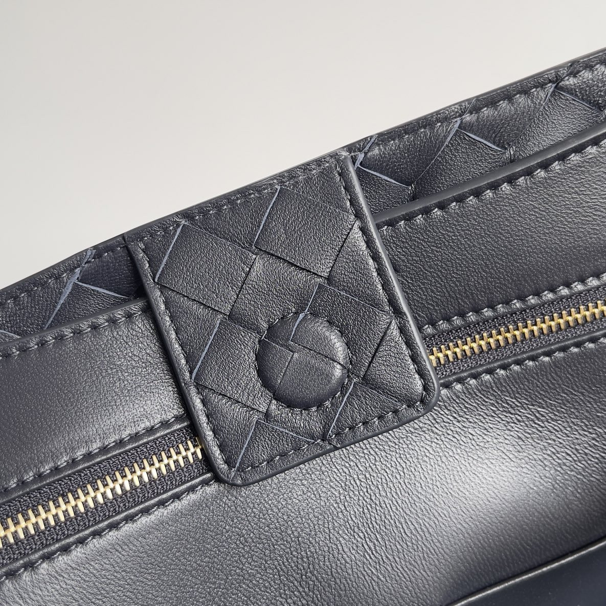 B0tt*ga Ven*ta Medium Andiamo 32x25x11CM