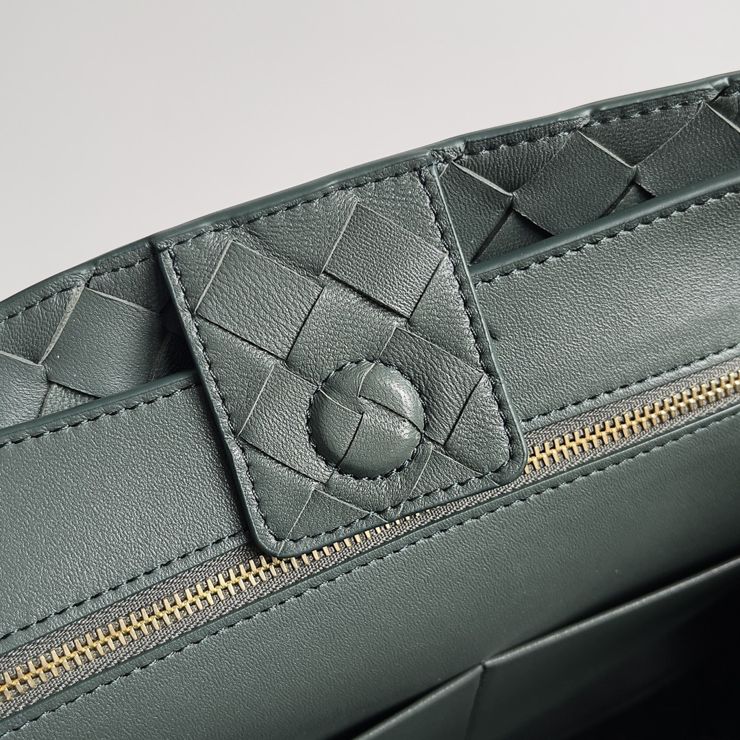 B0tt*ga Ven*ta Medium Andiamo 32x25x11CM