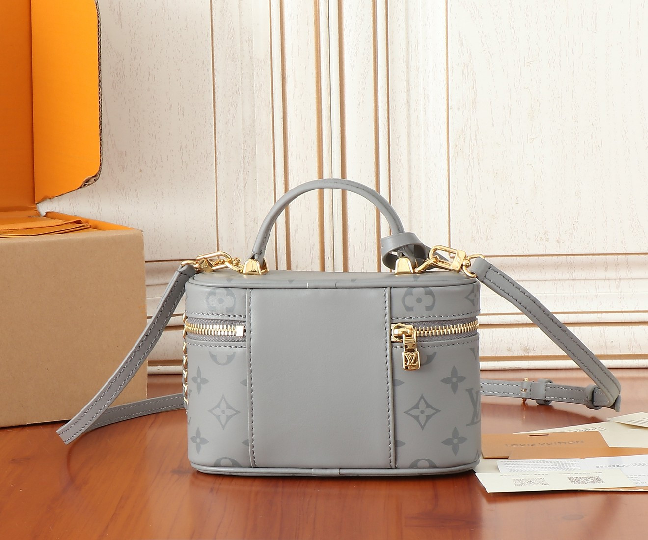 LV Vanity Chain Pouch Nice 24SS M12427 19x11.5x6.5CM