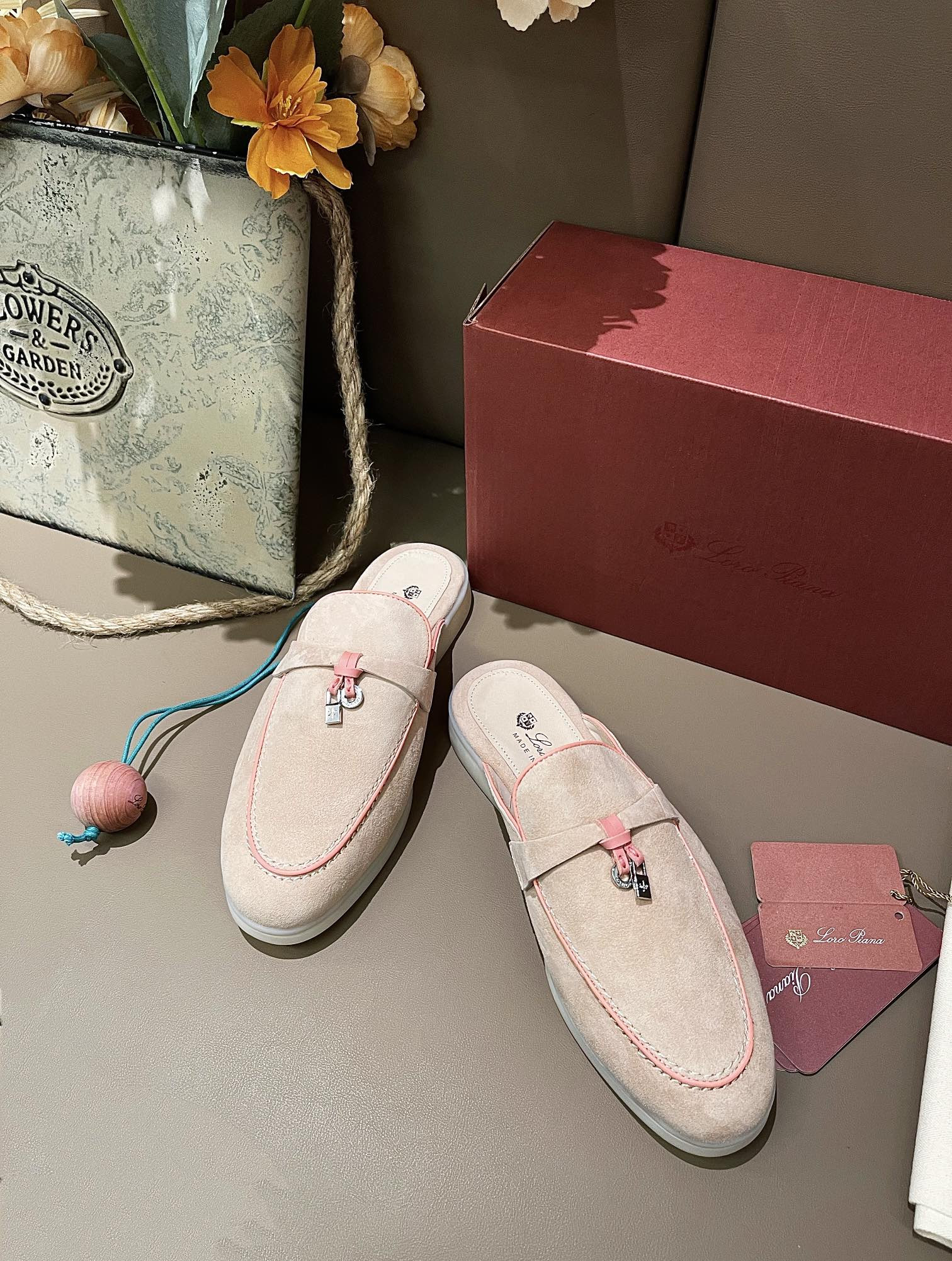 UA L0r0 P1ana Babouche Charms Walk Loafers