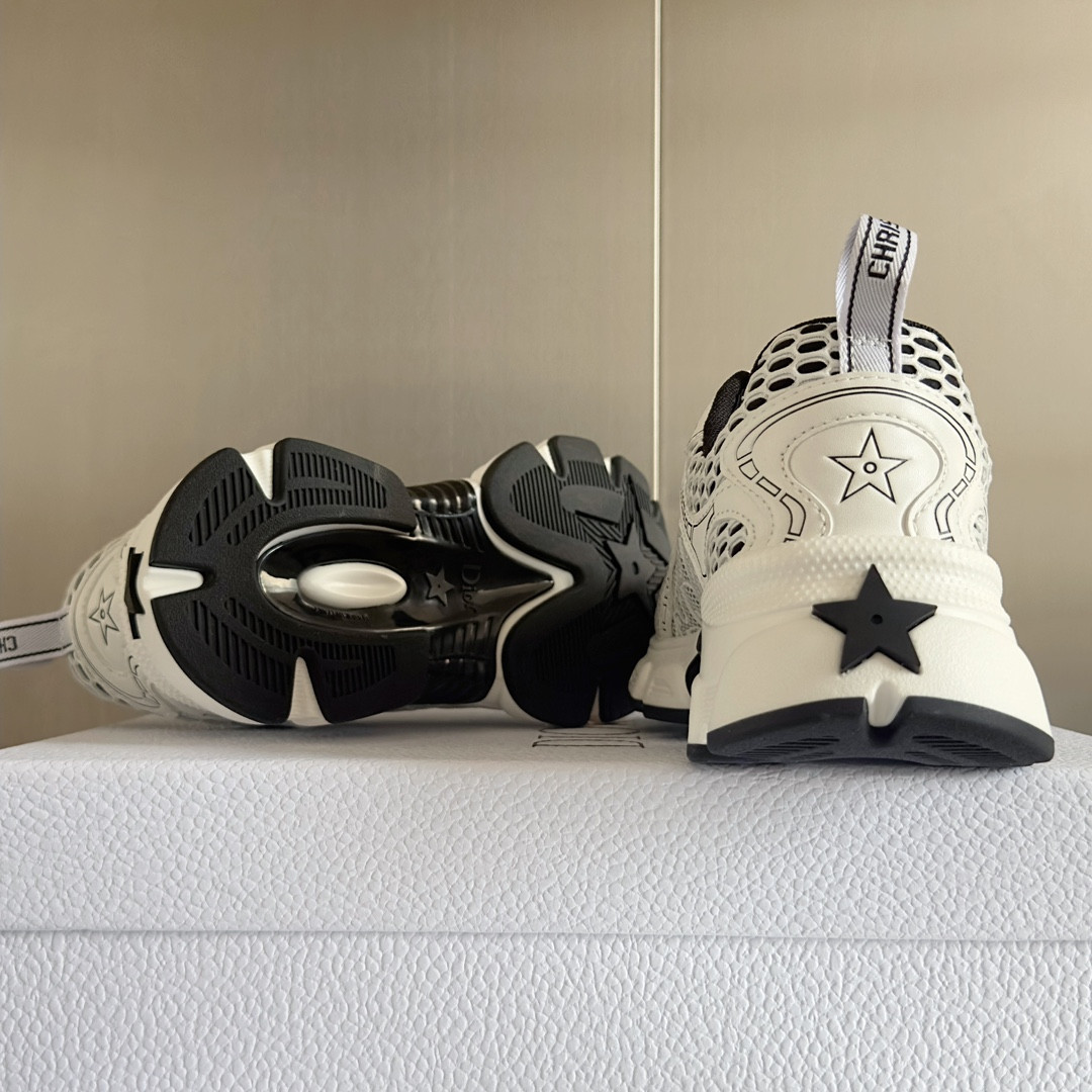 UA D10r Vibe Sneaker