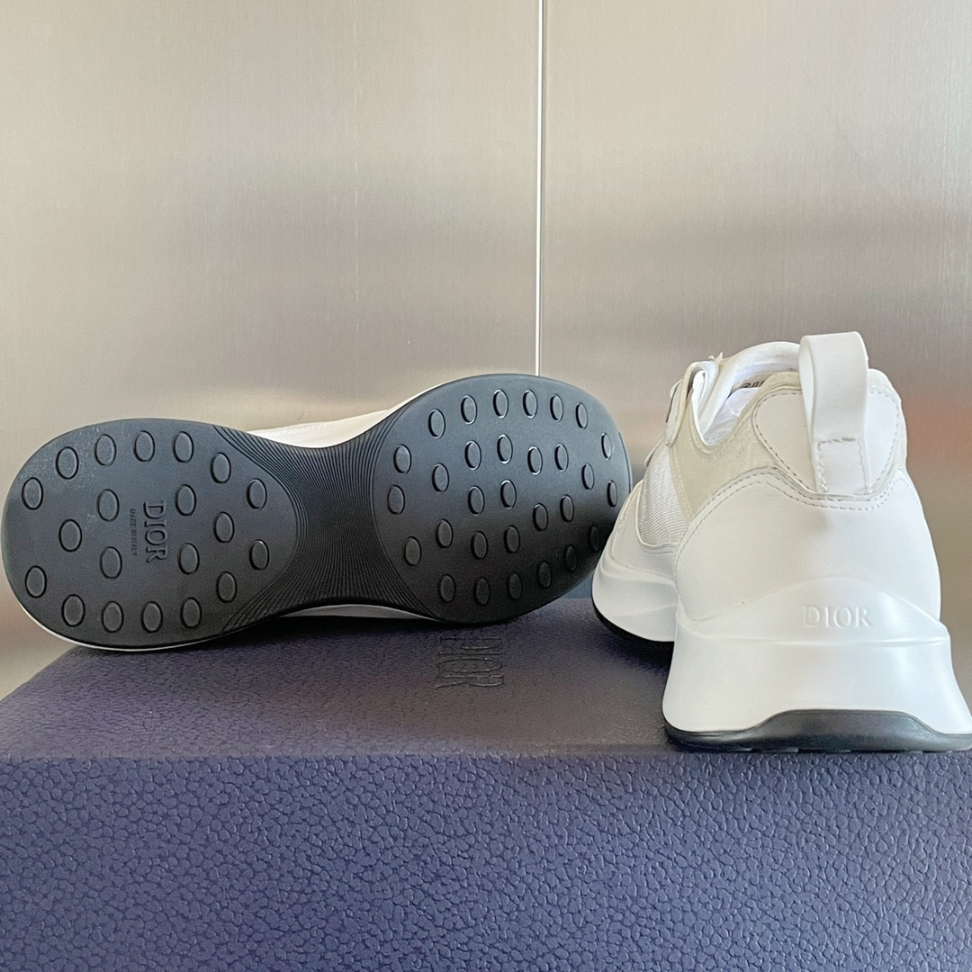 UA D10r B25 Runner Sneaker