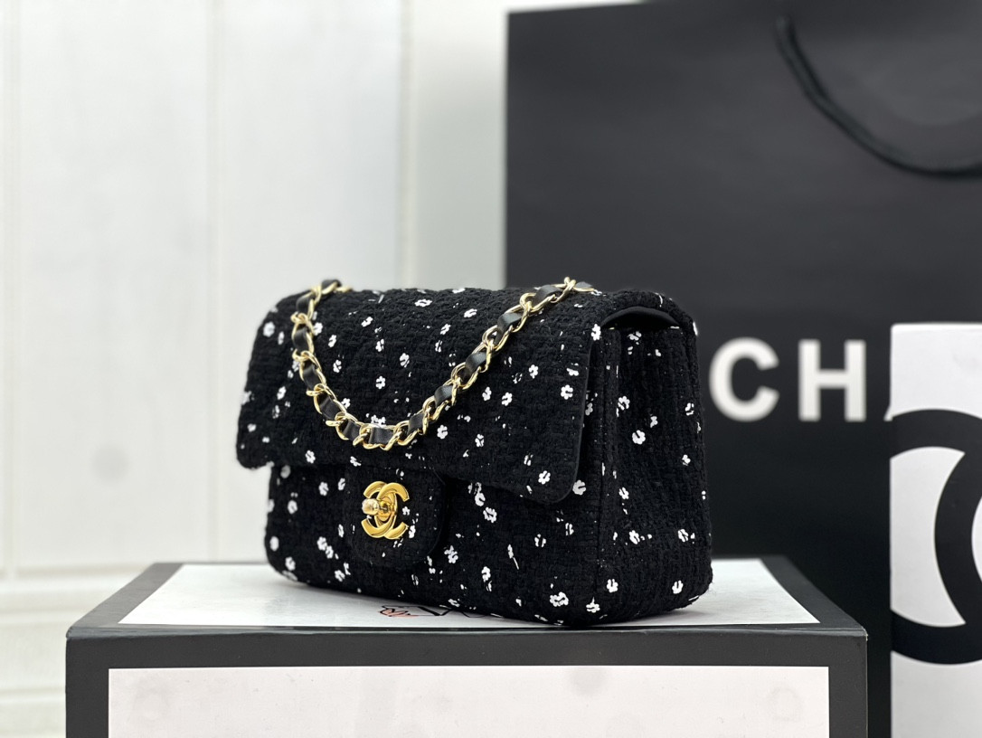 Ch**el Classic Flap Bag 20cm