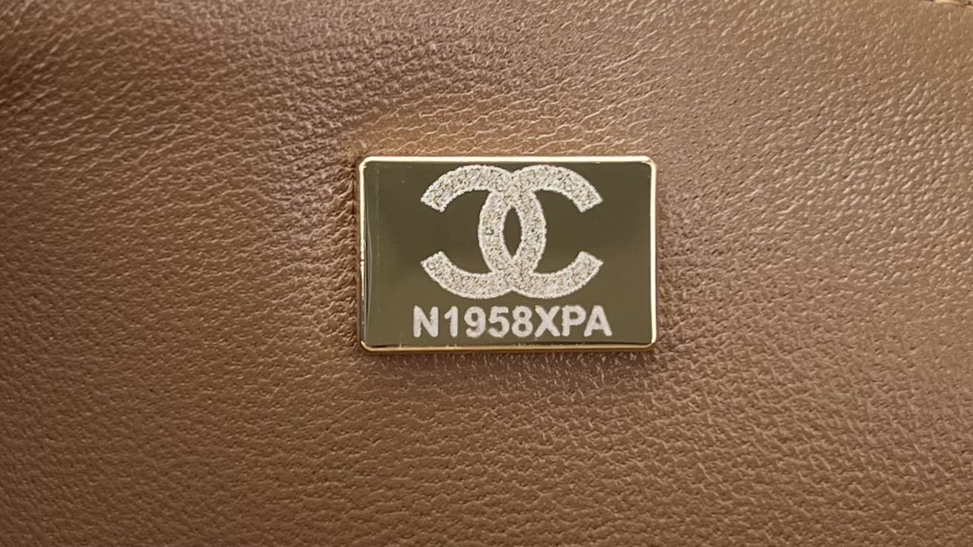 Ch**el Classic Flap Bag 20cm