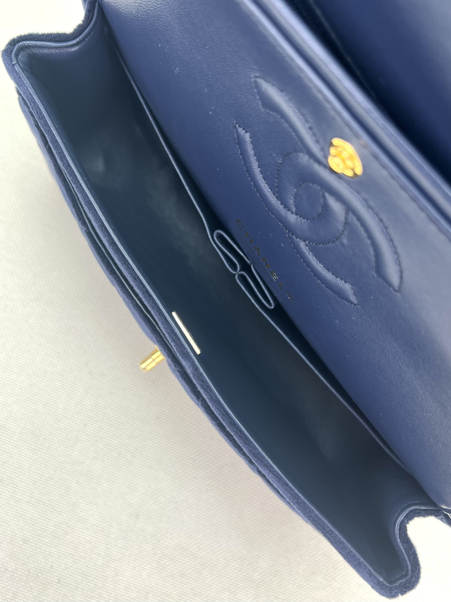 Ch**el Classic Flap Bag 25cm